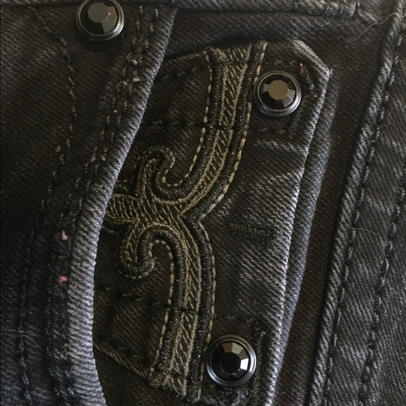 Distressed black rock revival with red stones - Picture 4 of 9